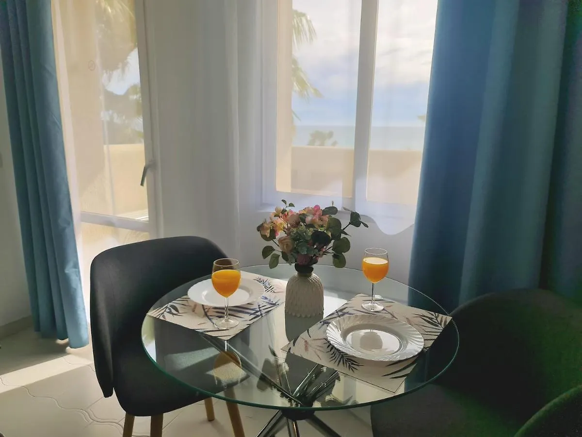 Precioso Apartamento Con Piscinas Y Vistas Al Mar. Benalmádena