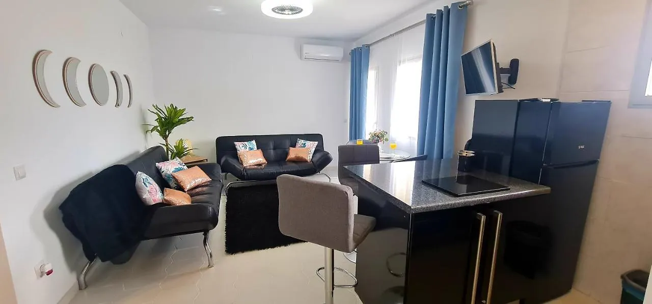 Precioso Apartamento Con Piscinas Y Vistas Al Mar. Benalmádena