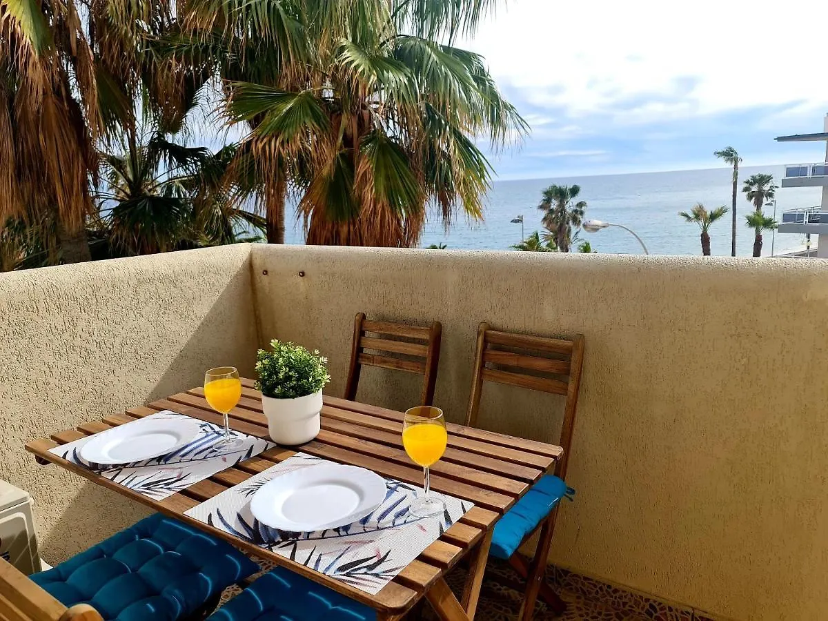 Precioso Apartamento Con Piscinas Y Vistas Al Mar. Benalmádena