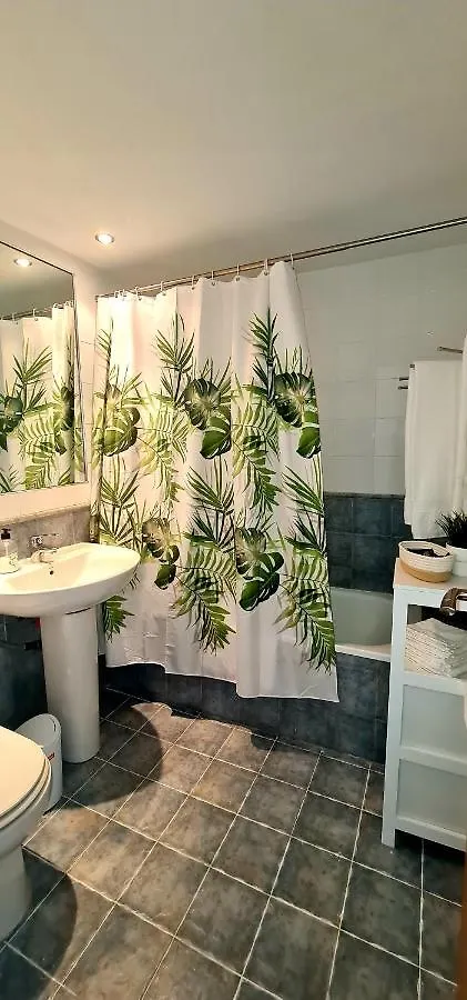 Precioso Apartamento Con Piscinas Y Vistas Al Mar. Benalmádena